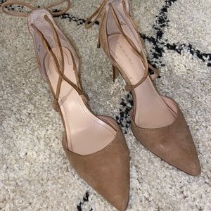 Tahari tan suede heels sz 8